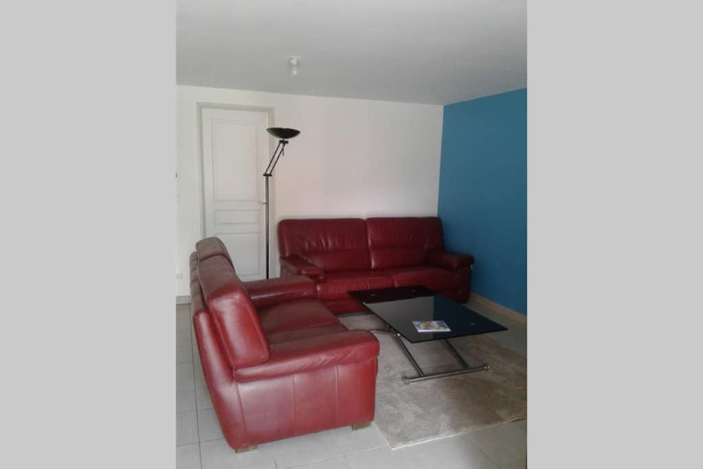 Les Champs Apartment Cernoy-en-Berry Екстериор снимка